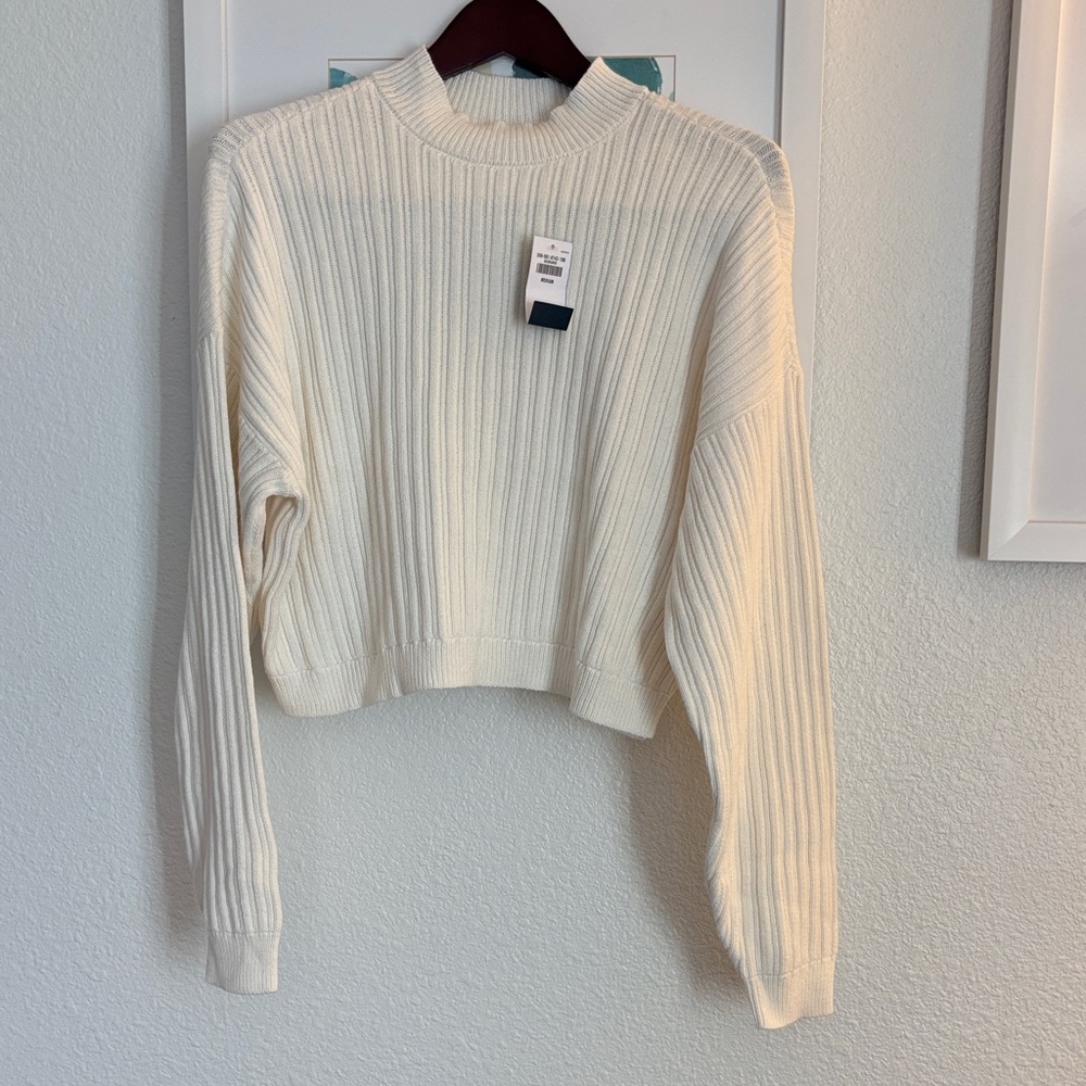 Hollister Cream Ribbed Cropped Sweater Medium NWT